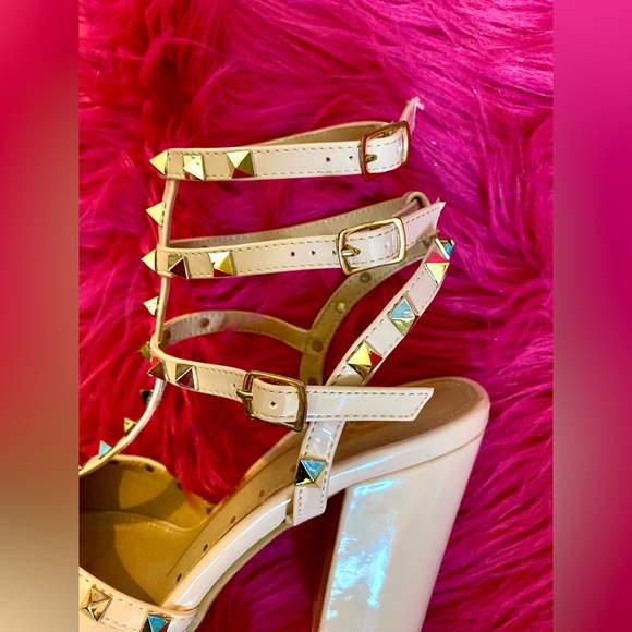 NEW  FAHRENHEIT STUDDED STRAPPY PUMPS , NUDE Sz 8-8.5 - Picture 4 of 11